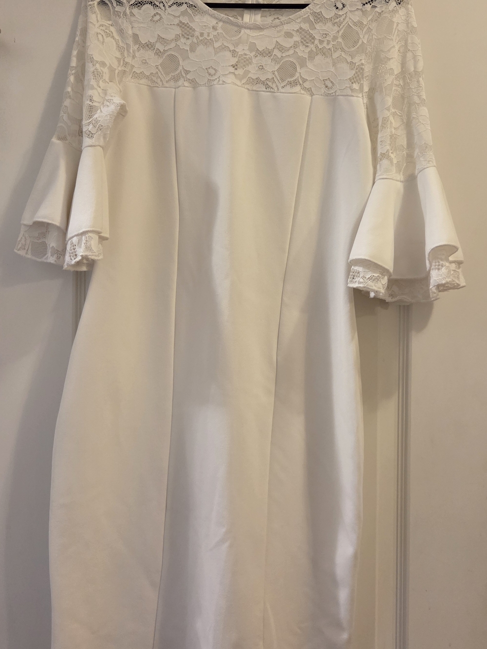 Elegant White Lace Yoke Midi Dress with Fluted Sleeves